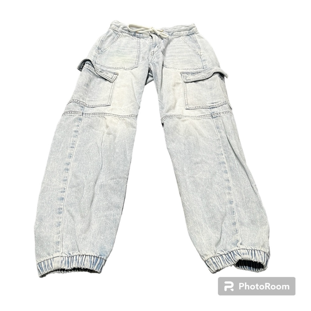 SOLD✨ AMERICAN EAGLE light wash Cargo jeans/joggers worn by OBX cast.